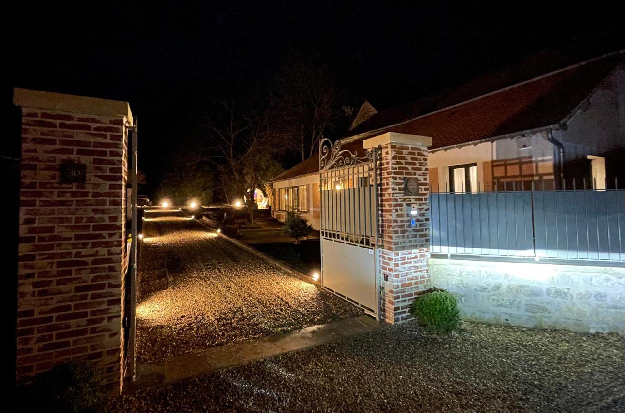 La Petite Maison De Giverny - Gite De Charme 5 Etoiles Au Coeur Du Village - 3 Chambres Exterior photo