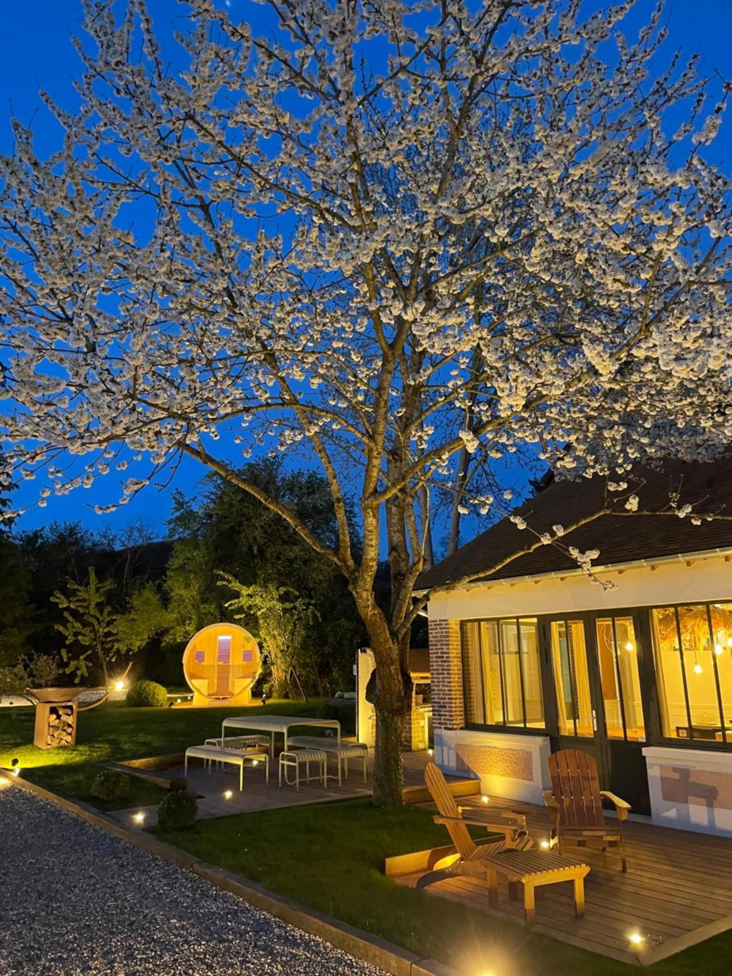 La Petite Maison De Giverny - Gite De Charme 5 Etoiles Au Coeur Du Village - 3 Chambres Exterior photo