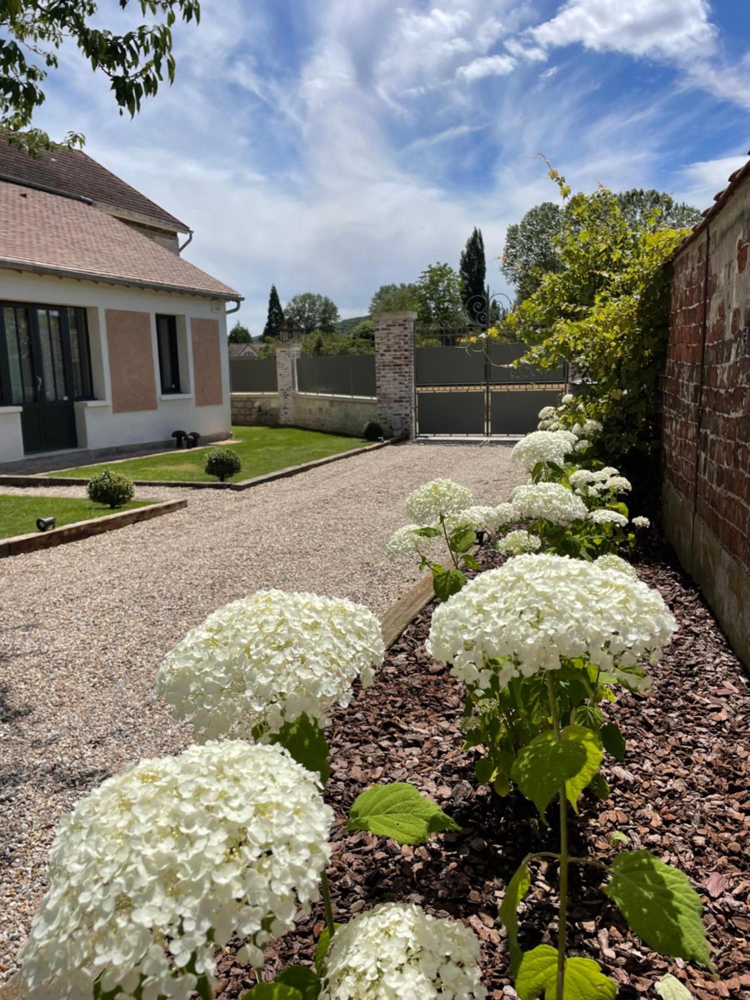 La Petite Maison De Giverny - Gite De Charme 5 Etoiles Au Coeur Du Village - 3 Chambres Exterior photo